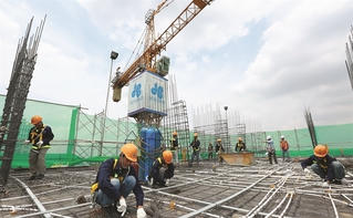 Doanh nghiệp ngoài ngành lấn sân bất động sản: Người mạnh dạn đầu tư, kẻ vội vàng thoái vốn