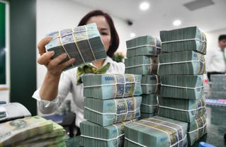 Ngân hàng Nhà nước yêu cầu đảm bảo vốn cho doanh nghiệp nhập khẩu xăng dầu
