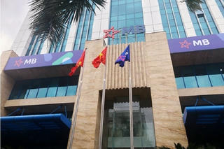Vốn điều lệ MB sắp vượt mặt 'ông lớn' Vietcombank: Sao 'đổi ngôi'?