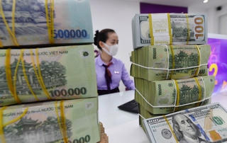 Lãi suất huy động tăng vọt