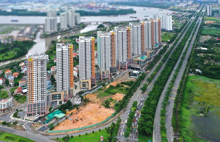Nhà đầu tư “găm tiền” chờ bắt đáy bất động sản cuối năm 2021?