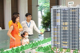 Lãi suất tăng cao, nhà đầu tư bất động sản “kiệt quệ” muốn bán tháo