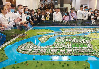 "Ông lớn" địa ốc ồ ạt bung hàng, thị trường bất động sản kỳ vọng bùng nổ dịp cuối năm