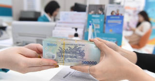 Tin ngân hàng nổi bật tuần qua: Dư nợ tín dụng vượt tiền gửi sau 10 năm, ngân hàng rục rịch báo lãi