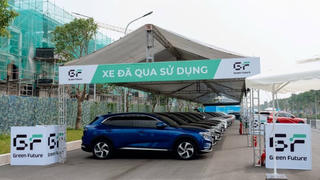 Mua VinFast VF 8 “lướt” tại Green Future, chủ xe chia sẻ: “Vừa không lo lắng về chất lượng xe, vừa được bảo hành chính hãng”