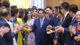 Chính phủ đồng hành cùng doanh nhân, doanh nghiệp trên tinh thần kiến tạo, phục vụ