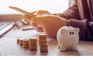 Gửi tiết kiệm online và trực tiếp tại ngân hàng: Chọn bên nào lợi hơn?