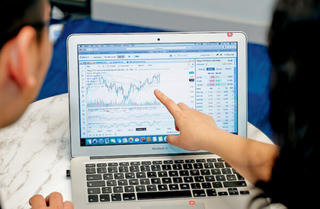 TTCK quý cuối năm: Chưa nên nghĩ đến các mốc cao