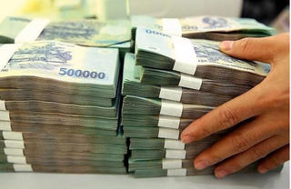 Lãi suất liên ngân hàng tăng đột biến, dấu hiệu cảnh báo thanh khoản