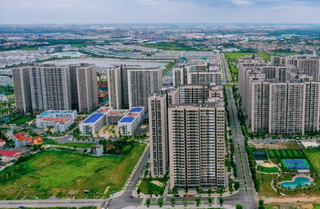 Chung cư Hà Nội tăng giá chóng mặt, 2 tỷ không mua nổi căn hộ vùng ven