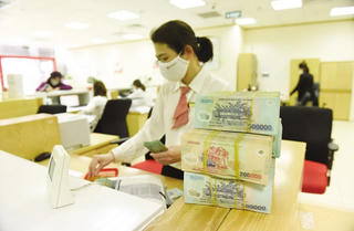 Trước ngày nới room tín dụng, lãi suất liên ngân hàng tăng mạnh