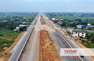 Cận cảnh đại lộ 3.500 tỷ nối TP Vinh đến biển Cửa Lò sau hơn 6 năm thi công