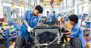 Tập trung cấp tín dụng vào lĩnh vực sản xuất kinh doanh và các lĩnh vực ưu tiên