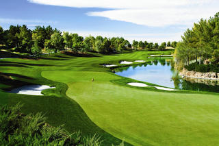 Hòa Bình: Quy hoạch tới 40 sân golf, cam kết không dùng đất rừng