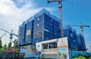 Cơn khát tiền đeo đẳng doanh nghiệp địa ốc