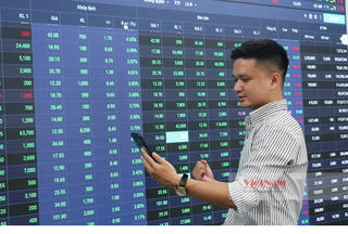 'Vua thép' HPG lĩnh xướng, dòng tiền lan toả đẩy VN-Index lên mốc cao mới