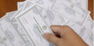 Chỉ được phép tự đảo nợ, nhiều doanh nghiệp BĐS sẽ gặp khó khi xoay tiền trả nợ trái phiếu?