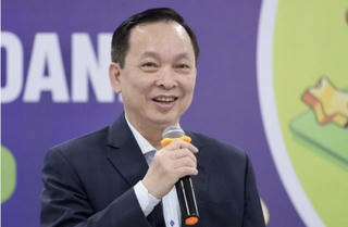 Phó thống đốc nỗi niềm: 'Ngân hàng Nhà nước đang đứng giữ hai dòng nước'