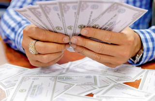 Lầm tưởng về rủi ro, nhà đầu tư dễ 'dính bẫy' khi mua trái phiếu