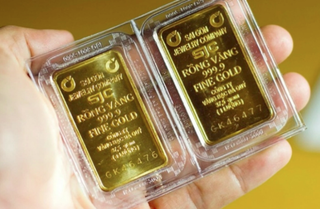 Giá vàng hôm nay 18/1: Tăng, giảm trái chiều ở các 'nhà vàng'