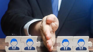 Nhân sự ngân hàng: Đồng loạt cắt giảm nhưng không thể không tuyển mới