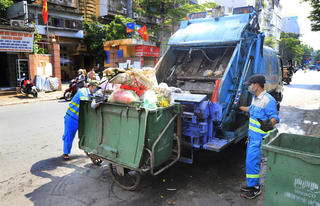 Tập đoàn Nam Hà Nội: 'Ông lớn' vệ sinh môi trường bị nhắc tên chậm đóng BHXH