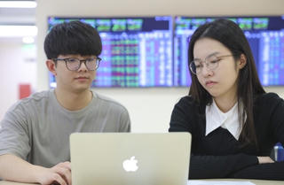 VN-Index giảm nhẹ 3 điểm, thanh khoản tụt dốc không phanh
