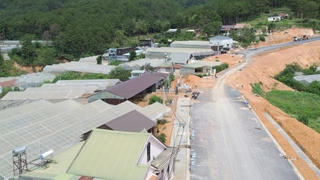 Tỉnh sở hữu 'tiểu Paris': BĐS nội thành 'vắng tanh như chùa bà Đanh' nhưng đất vườn huyện sôi động bất ngờ