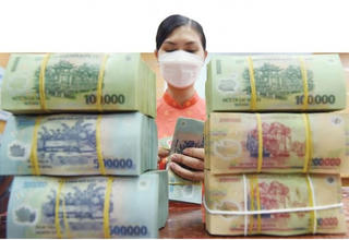 Khắp nơi khó khăn nhưng nhà băng vẫn lãi lớn