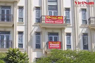 Hà Nội: Cận cảnh hàng loạt shophouse bạc tỷ ế ẩm