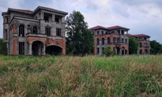 Cận cảnh khu biệt thự, nhà phố hoang tàn ở Thành phố Mới Bình Dương