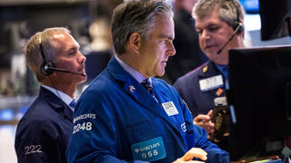 Chứng khoán Mỹ thường tệ sau khi Fed hạ lãi suất