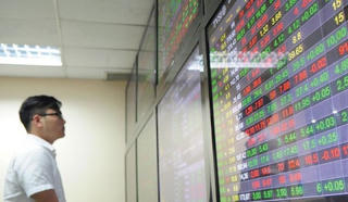 Cổ phiếu BĐS lớn giúp VN-Index tăng điểm trong phiên 24/6