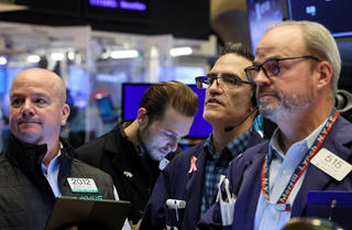Phố Wall trượt dốc trước thềm báo cáo lạm phát, Nasdaq Composite giảm hơn 4% từ đầu tháng