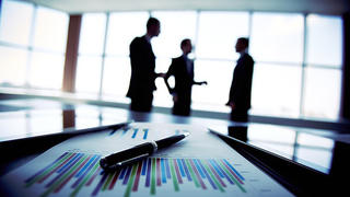 Ông chủ siêu DN 128.000 tỷ bán tạp hóa; ái nữ nhà Tân Hiệp Phát liên tục thoái vốn