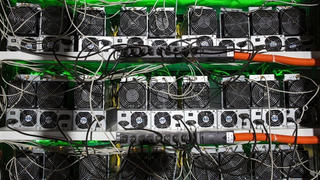 Bitcoin tăng giá thần tốc, lo bong bóng phát nổ