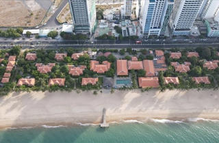 Khánh Hòa tiếp tục yêu cầu chủ resort chắn biển trả ‘đất vàng’