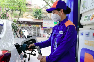 Giá xăng ngày mai có thể tiếp đà giảm