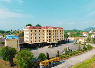 Cổ phiếu AAH đứt nhịp 'sóng hồi': Giảm sàn, trắng bên mua sau 6 phiên tăng trần