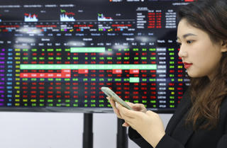 VDSC: VN-Index sẽ biến động theo hướng đi ngang cho đến khi FED hạ lãi suất