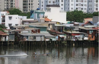 TP.HCM vỡ kế hoạch di dời nhà ven kênh rạch vì thiếu tiền