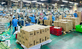 Nhựa sinh thái Việt Nam: Lãi tăng 70%, nhưng dòng tiền kinh doanh vẫn âm triền miên