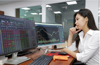 Thanh khoản yếu, thị trường vẫn đối mặt rủi ro