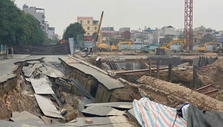 Cao ốc đang xây bị sụp móng, Nhà Thăng Long – Việt Nam đang làm ăn ra sao?