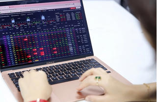 Bộ Tài chính: Giám sát chặt chẽ các mã chứng khoán có thanh khoản lớn, tăng giảm đột biến