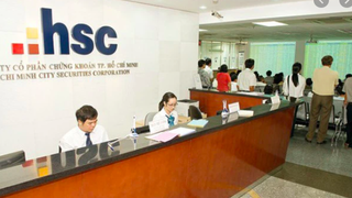 HSC: Lợi nhuận 6 tháng giảm 7% bất chấp doanh thu tăng