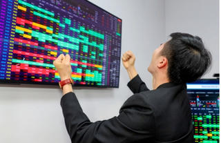 Hết 'lừ đừ', nhóm VN30 đẩy VN-Index vọt lên ngưỡng 1.090 điểm