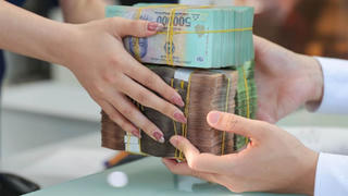 Bỏ room tín dụng: Không phải nới lỏng mà là đổi mới cách giám sát