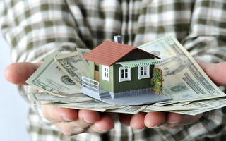 Vay nợ để 'an cư': Người trẻ đối mặt nhiều rủi ro