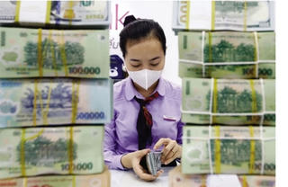 Lãi suất tiết kiệm giảm xuống mức hiếm có, thấp nhất dưới 3%/năm